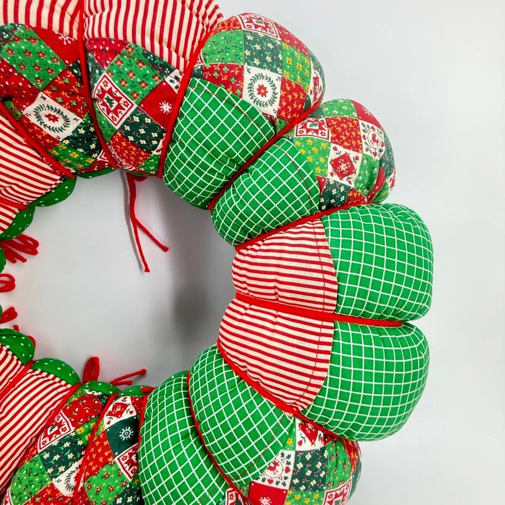 Quilted Puff Wreath Bow Vintage handmade Red Green Patchwork Holiday Decor 16x7